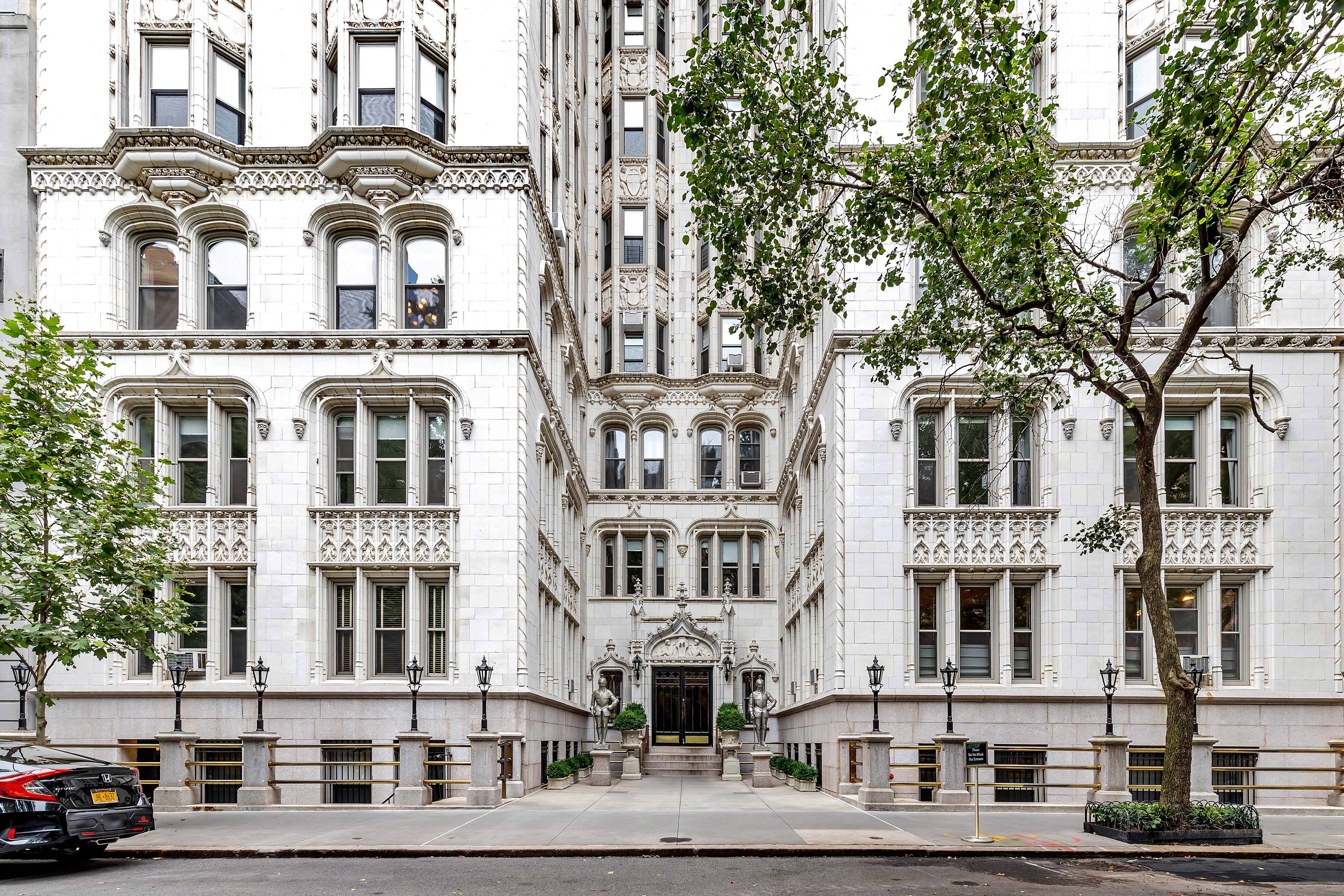 Gracious Condo with access to a Gramercy Park the only private park in Manhattan