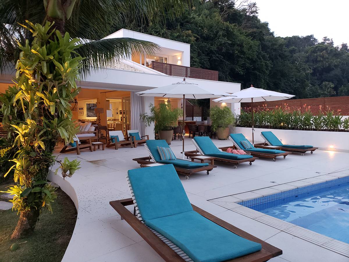 Beautiful House with 07 suites, swimming pool and next to the Historic Center of Paraty.