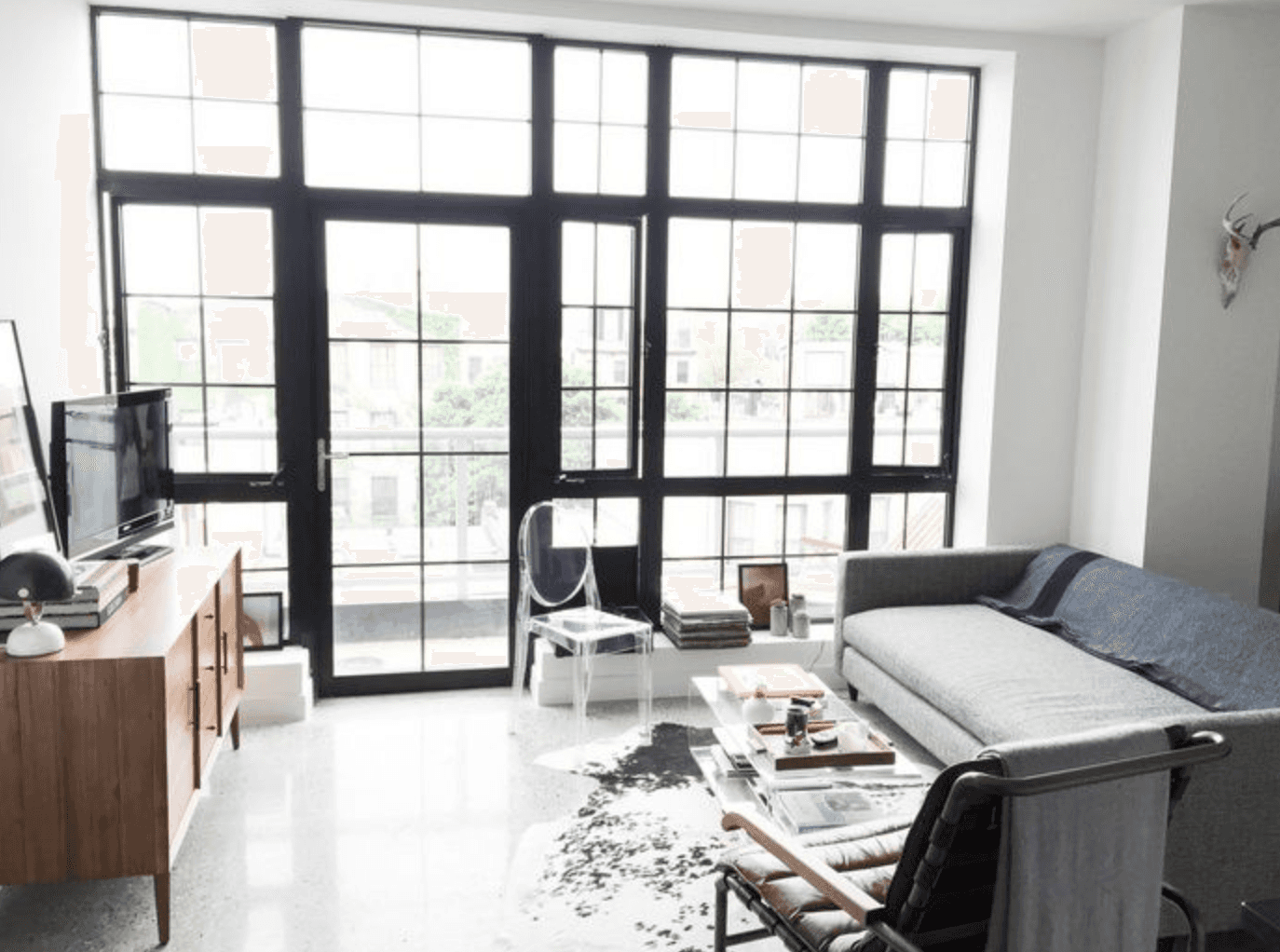 No Fee -  Large & bright one bedroom w/ parking & roofdeck for rent in Bushwick