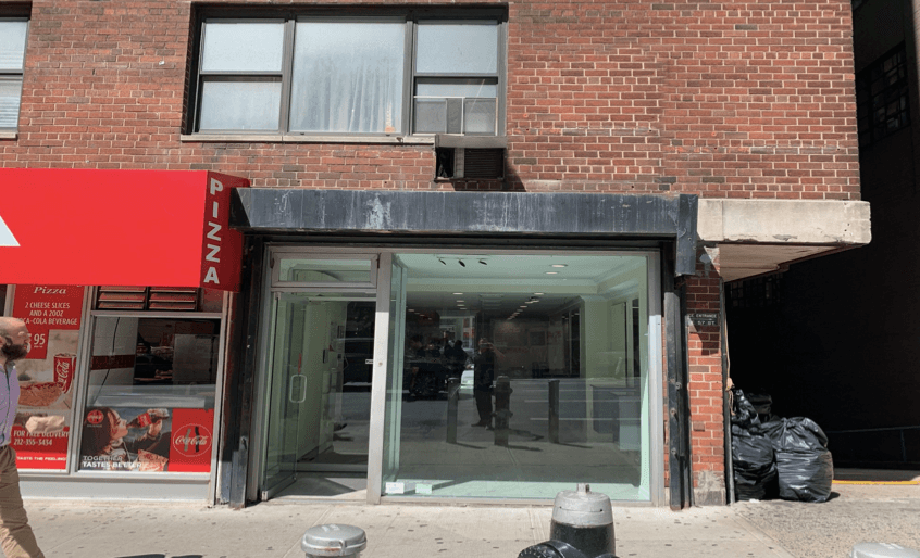 RETAIL SPACE ON UPPER EAST SIDE - VISIBLE FRONTAGE