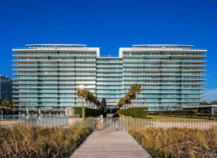 Miami Luxury Beachfront Condo Unit with Breathtaking Ocean Views
