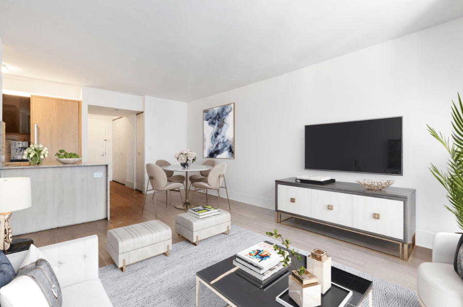 Beautiful, Renovated 2 bed/2 bath Apartment in Midtown with High Ceilings and Natural Light