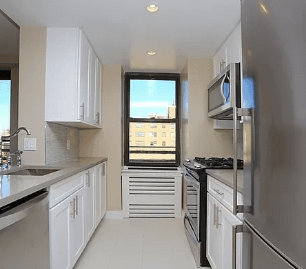 Renovated and Spacious  Luxury 3 bed/2 bath in the UWS w/ private Terrace