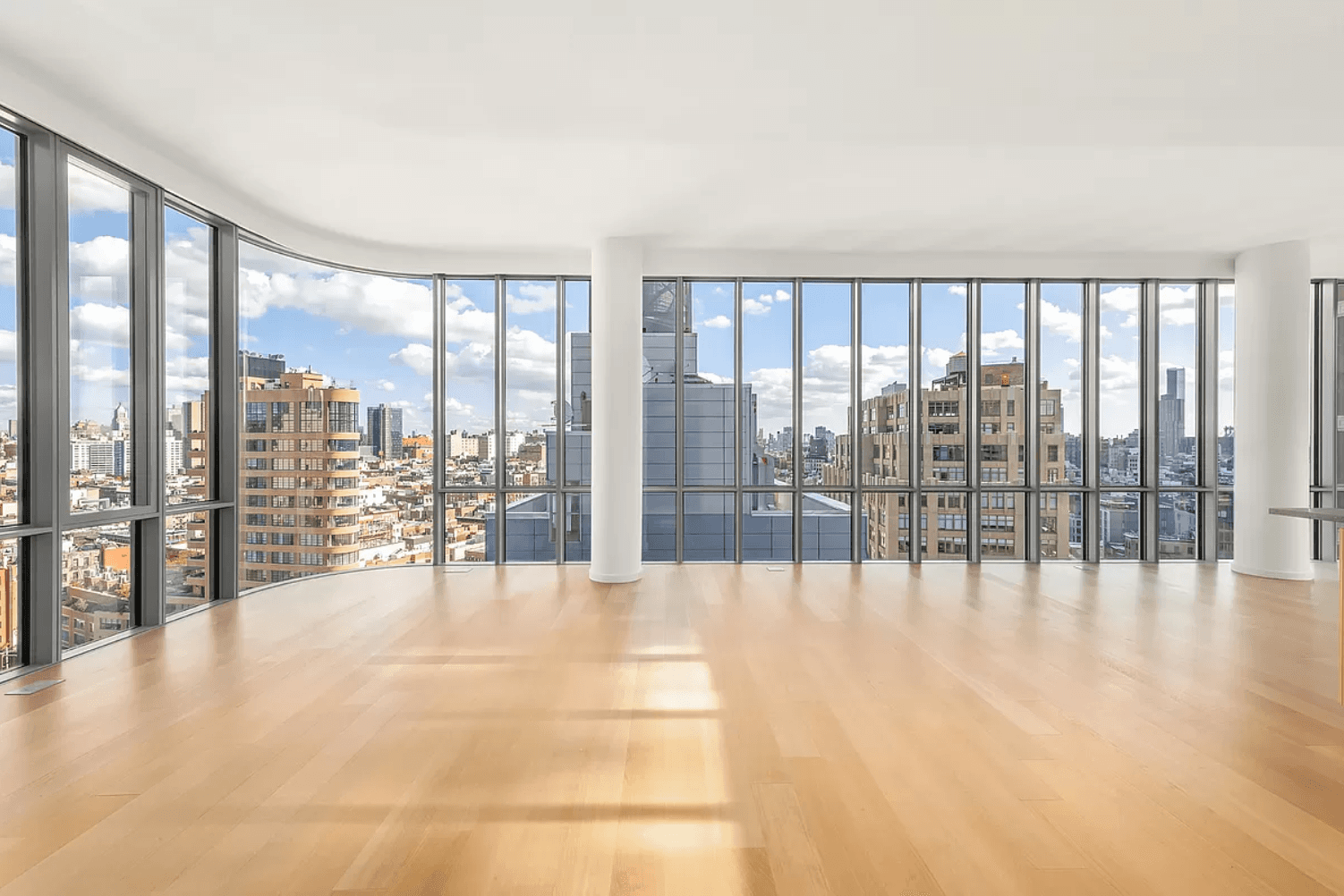 Ultra Lux Soho 2 Bedroom in Famed 565 Broome Street Tower