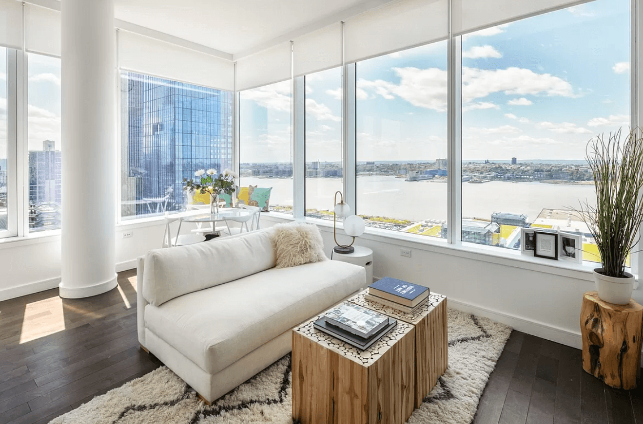 LUXURY HUDSON YARDS 2BED/2BATHS APARTMENT WITH EXQUISITE CITY VIEWS