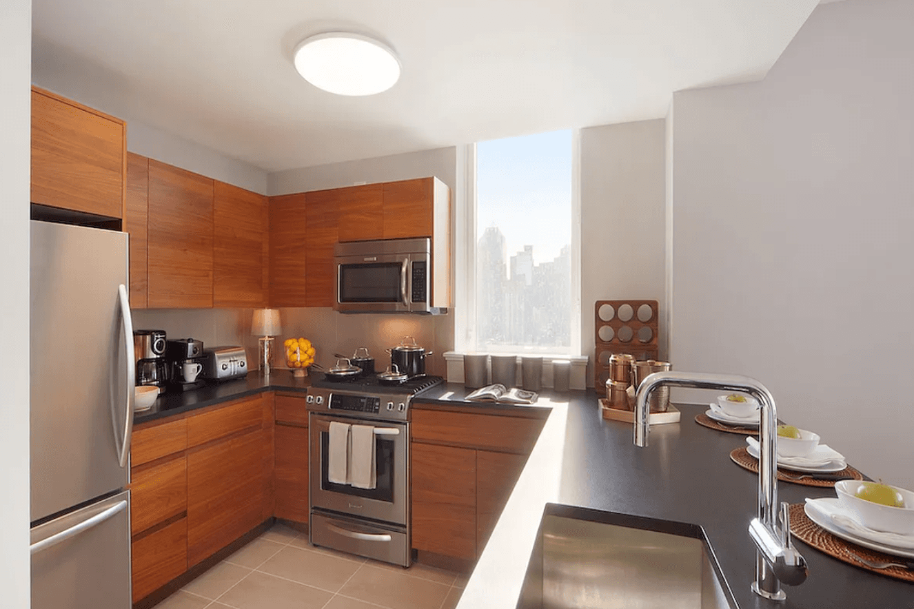 TERRIFIC 3BR/2BA IN PRIME HELL'S KITCHEN WITH CONDO FINISHES & GREAT AMENITIES