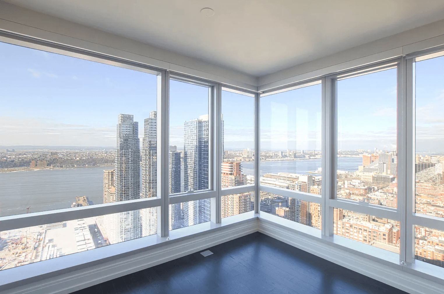 Luxury 2 Bed/2 Baths Amenity filled building in Hudson Yards, W/D in Unit