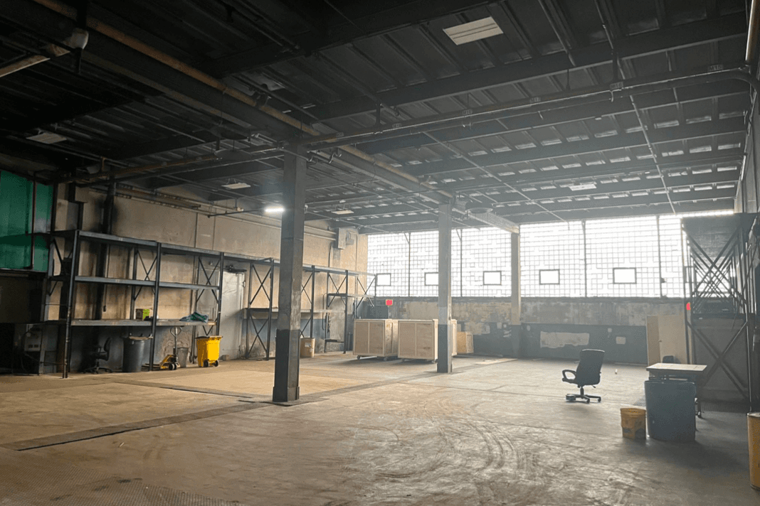 7,200 - 32,700 +/- Flex Industrial Space Available For Lease in LIC
