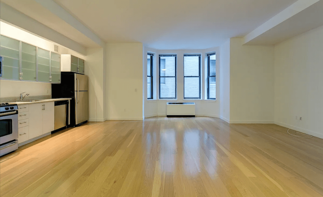 No Fee, Spacious Alcove Studio Apartment in Luxury Financial District Building Filled with Amenities