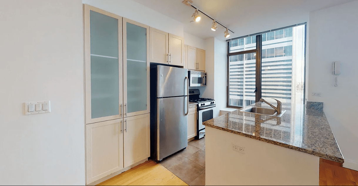 No Fee, Financial District 2 bed/2 bath Apartment in Amenity Filled Luxury Building, W/D in Unit