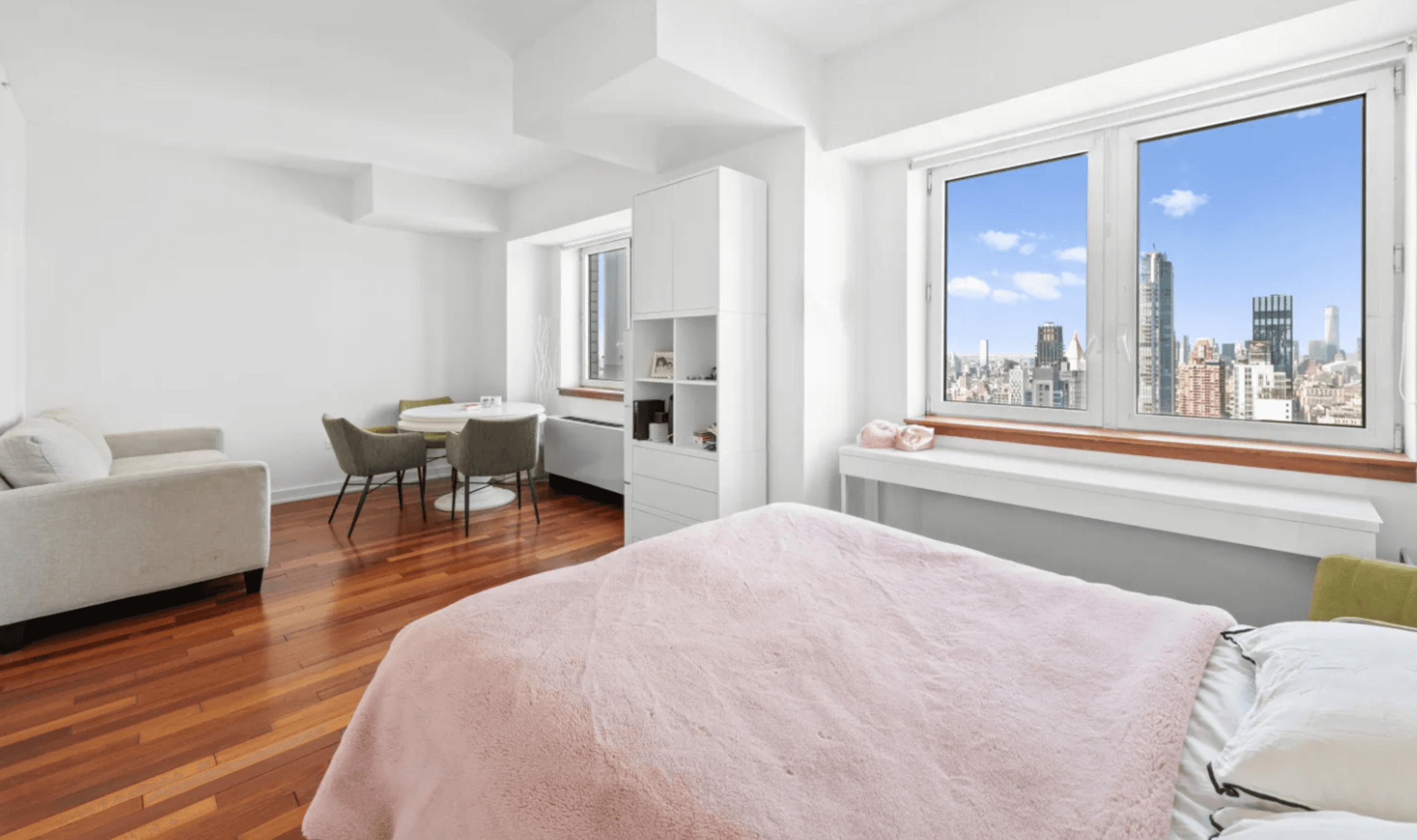 Incredible Views Fifth Avenue Apartment