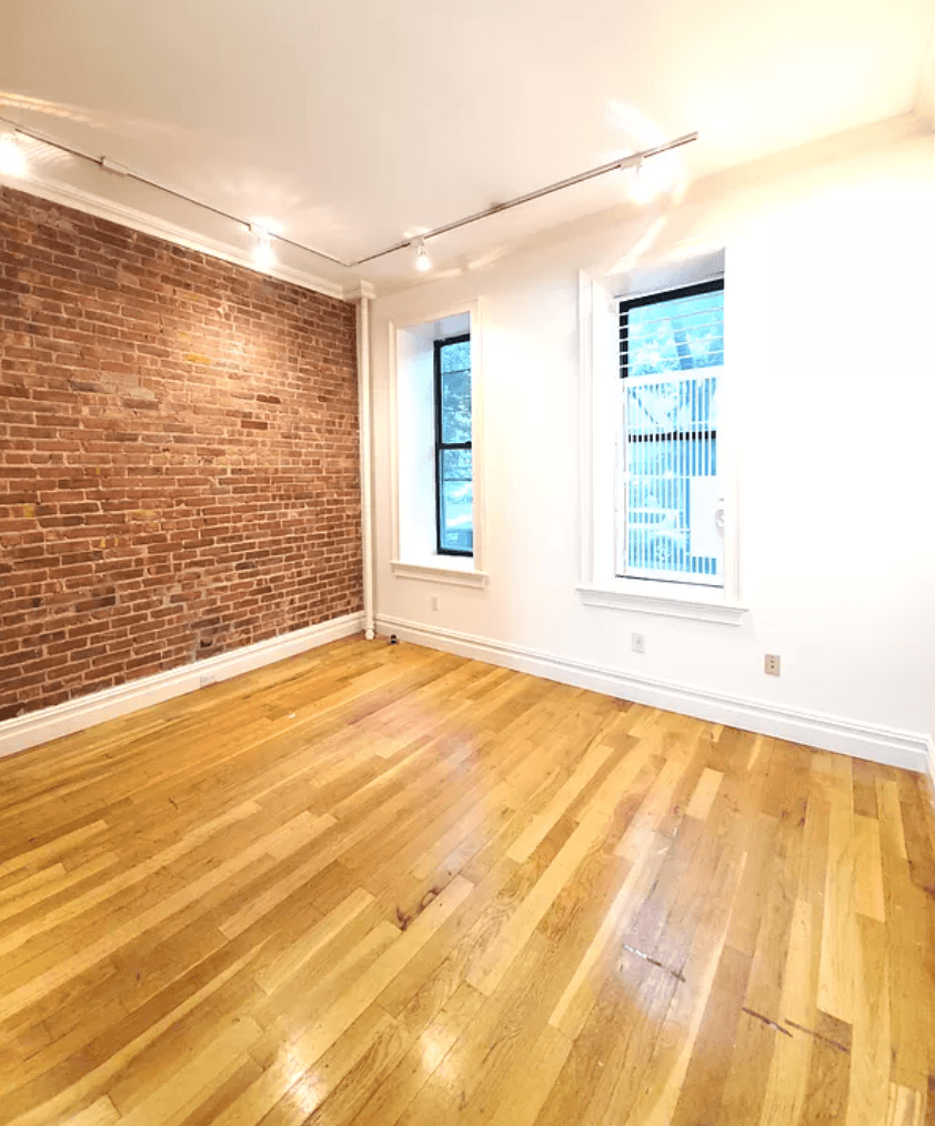 NO FEE - CHARMING 1 BEDROOM IN PRIME EAST VILLAGE W/ LAUNDRY FACILITY