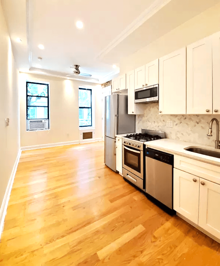 NO FEE - CHARMING AND NEWLY RENOVATED 2 BED.IN EAST VILLAGE