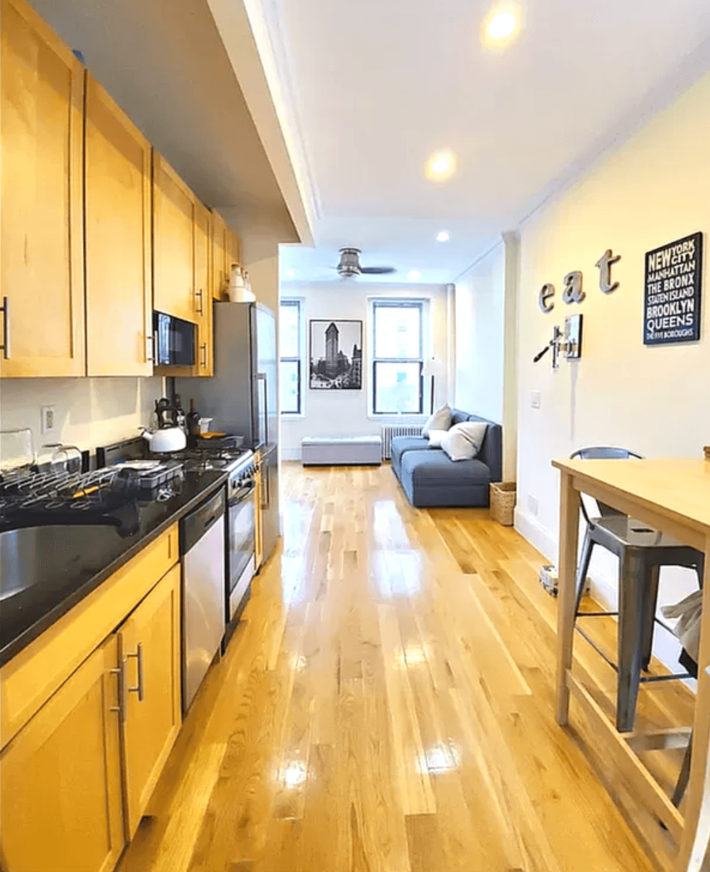 NO FEE - RENOVATED 2 BED W/ SPACIOUS ROOMS IN EAST VILLAGE