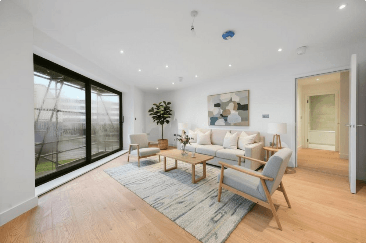 Branson House, Hounslow - Living Room