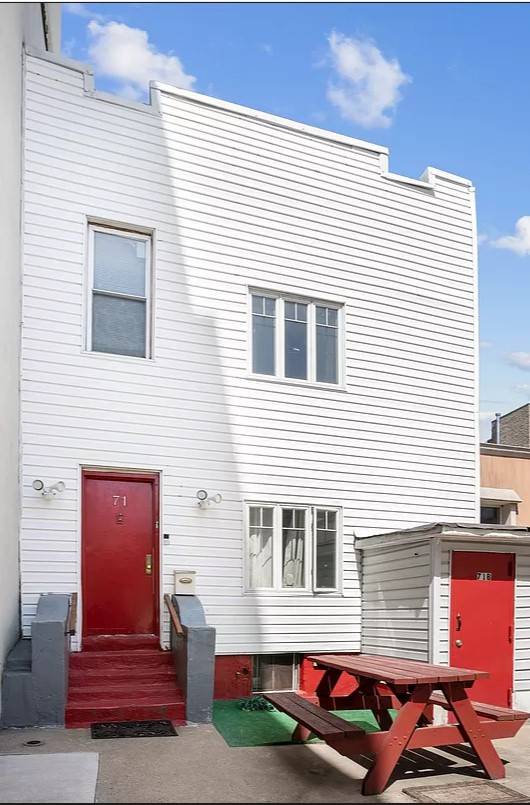 Williamsburg house for sale