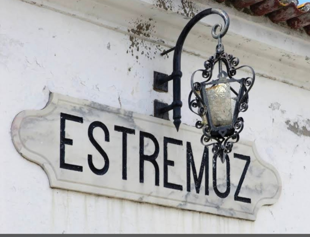 Charming Rustique House in downtown Estremoz - Investment