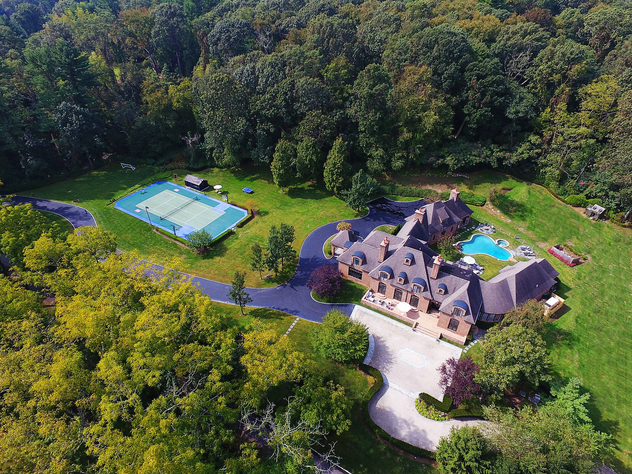 Unparalleled French Country Residence in Matinecock on 6+ Acres