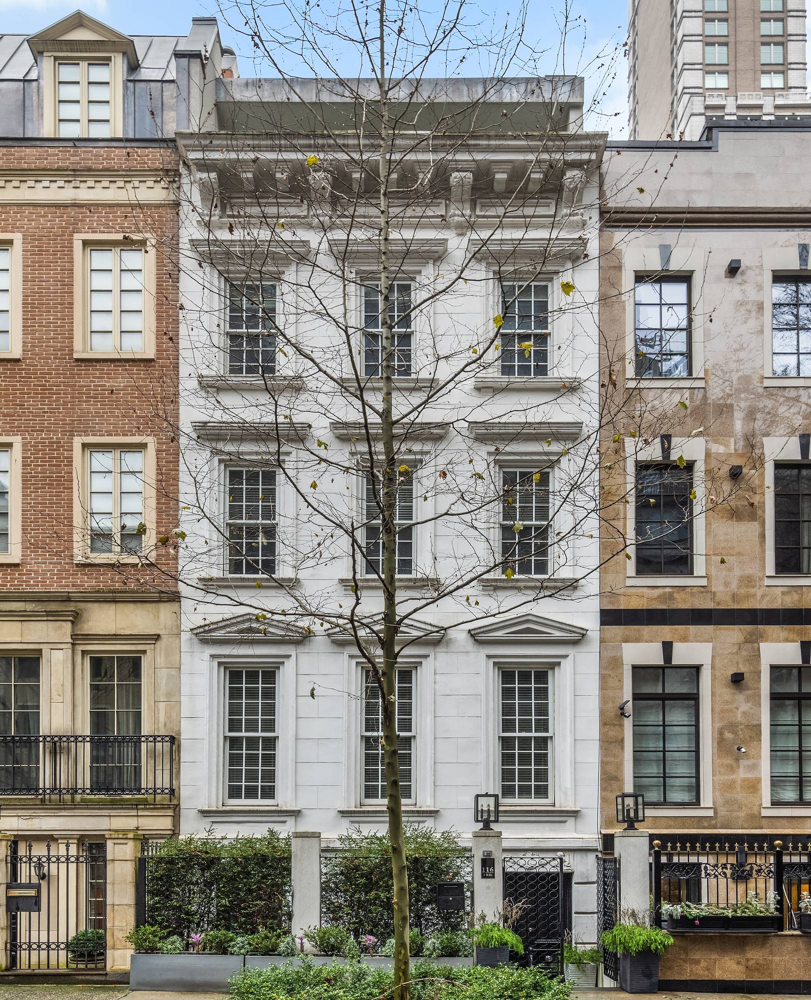 Elegant Lenox Hill Masterpiece: A Luxurious Five-Story Townhouse off Park Avenue