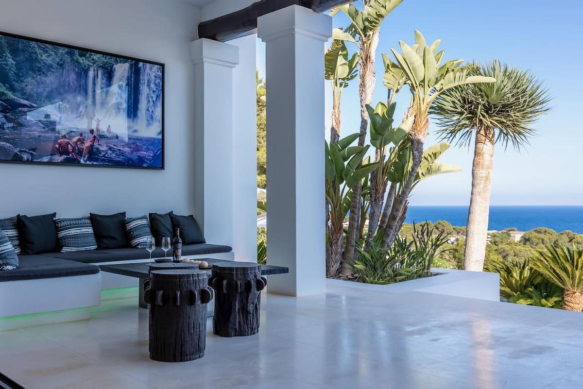 Villa Can Elara to rent in Ibiza - Outdoor Lounge Area