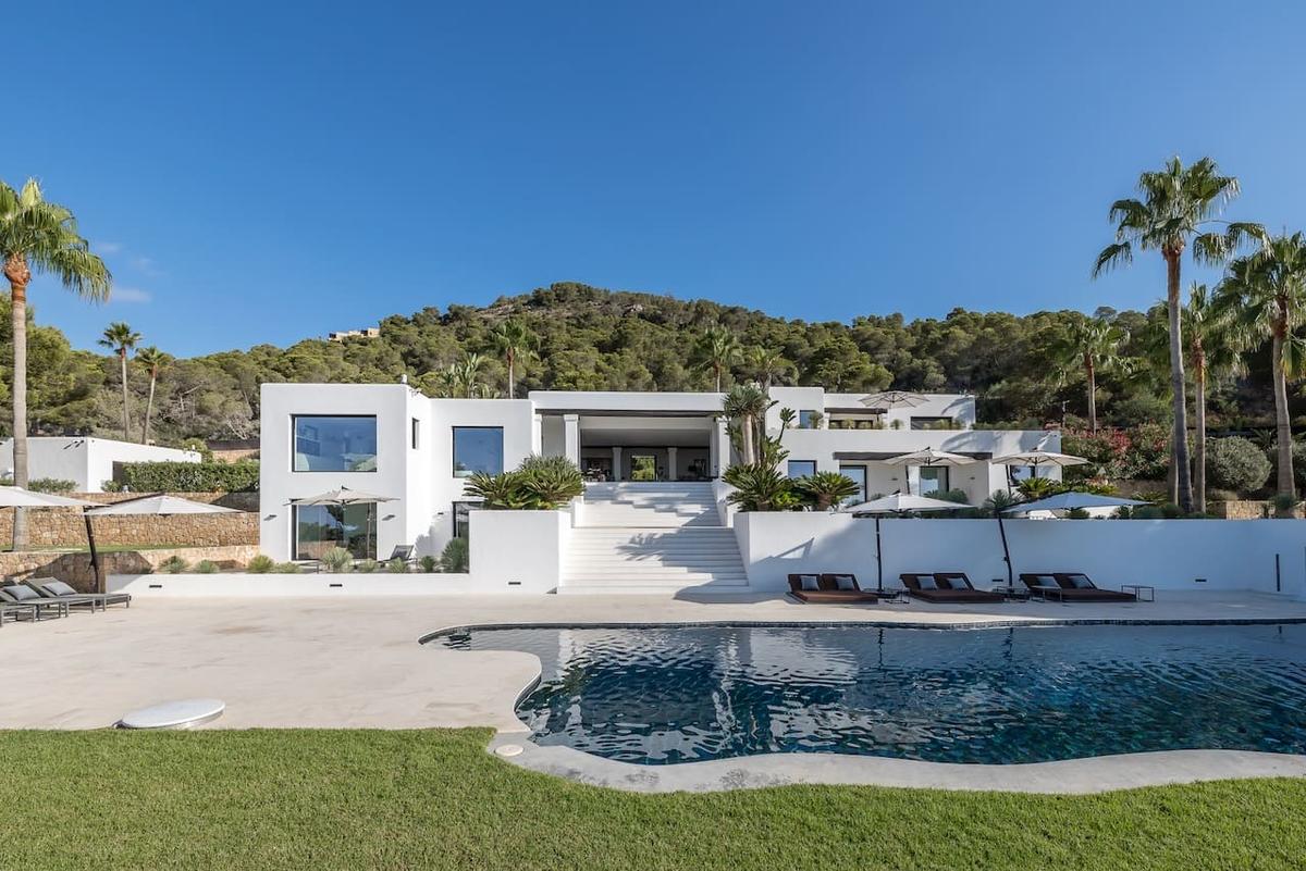 Villa Can Elara to rent in Ibiza - Outside view