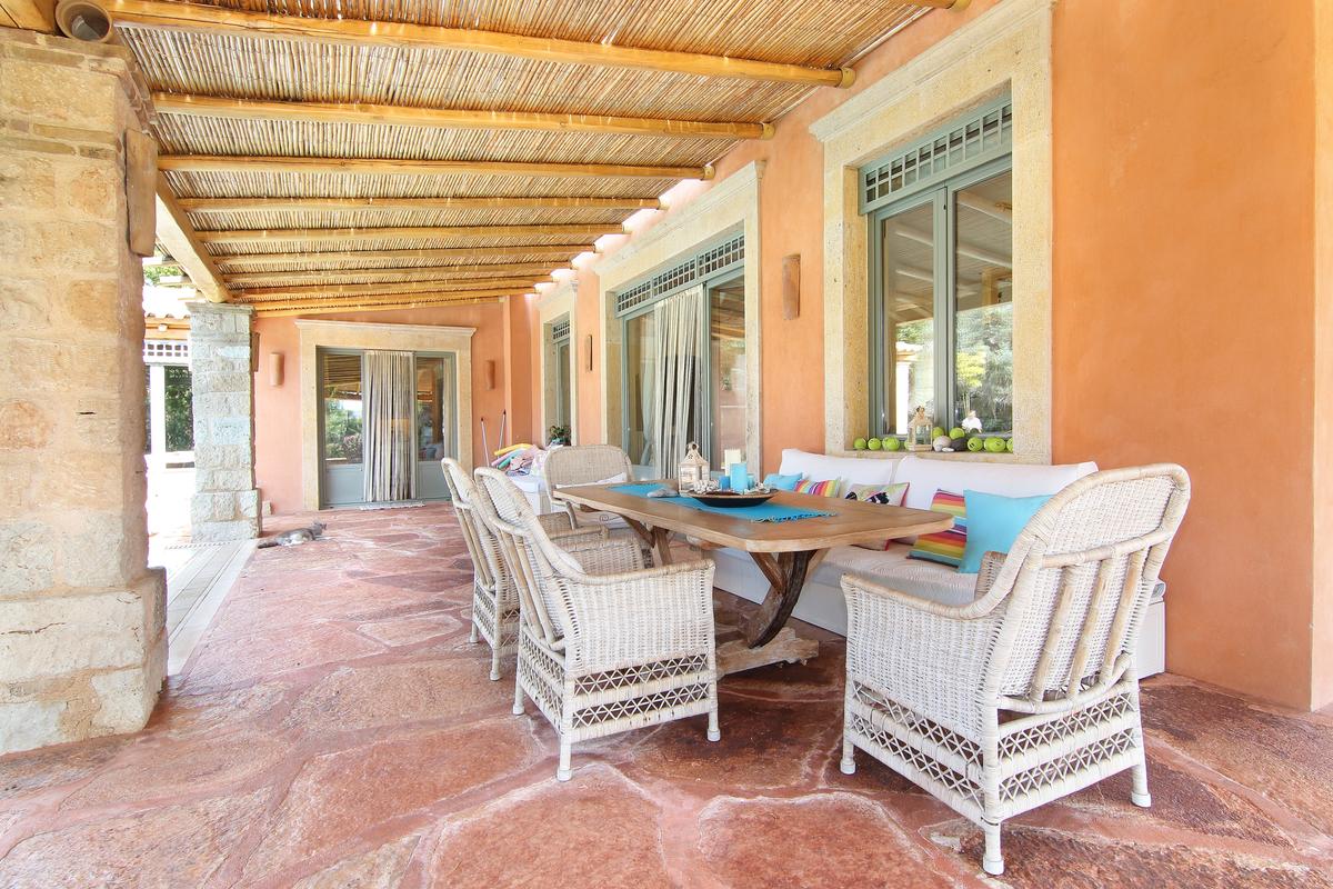 Villa to rent in Vouliagmeni - EXTERIOR 10