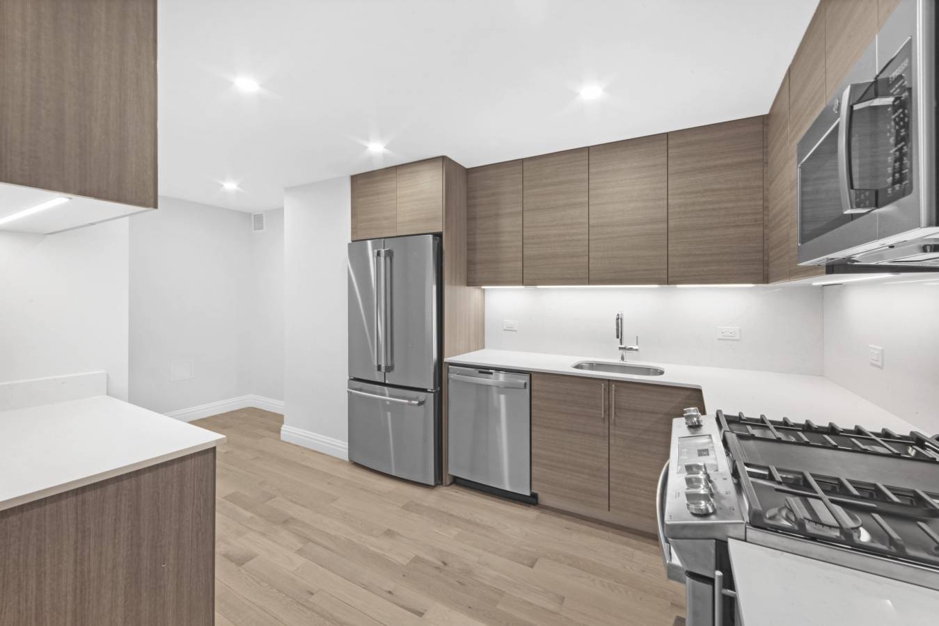 FULLY RENOVATED UWS 3 BEDROOM