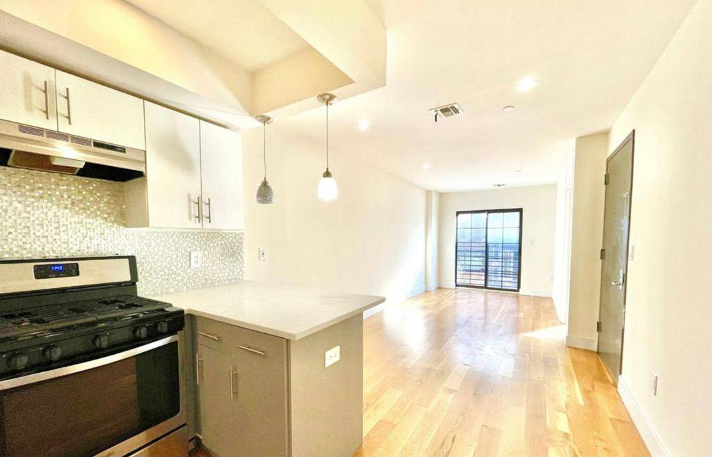 No Fee 3 Bed/2 Bath Apartment in Bushwick Building, 2 Months Free!