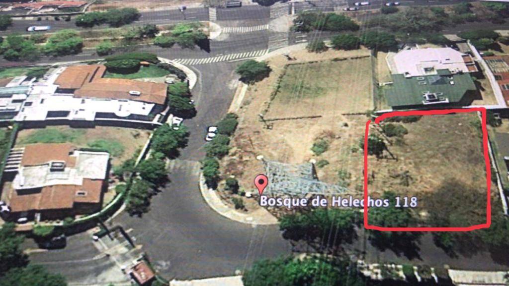Incredibly well located lot in Mexico City's high end neighborhood.