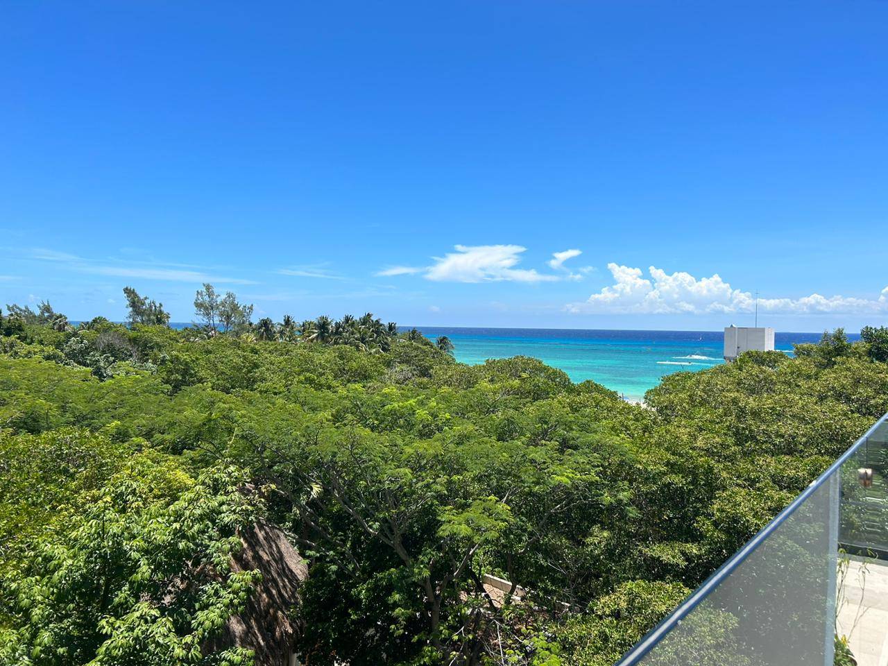 GORGEOUS CONDO BETWEEN MAMITAS BEACH AND 5TH AVE