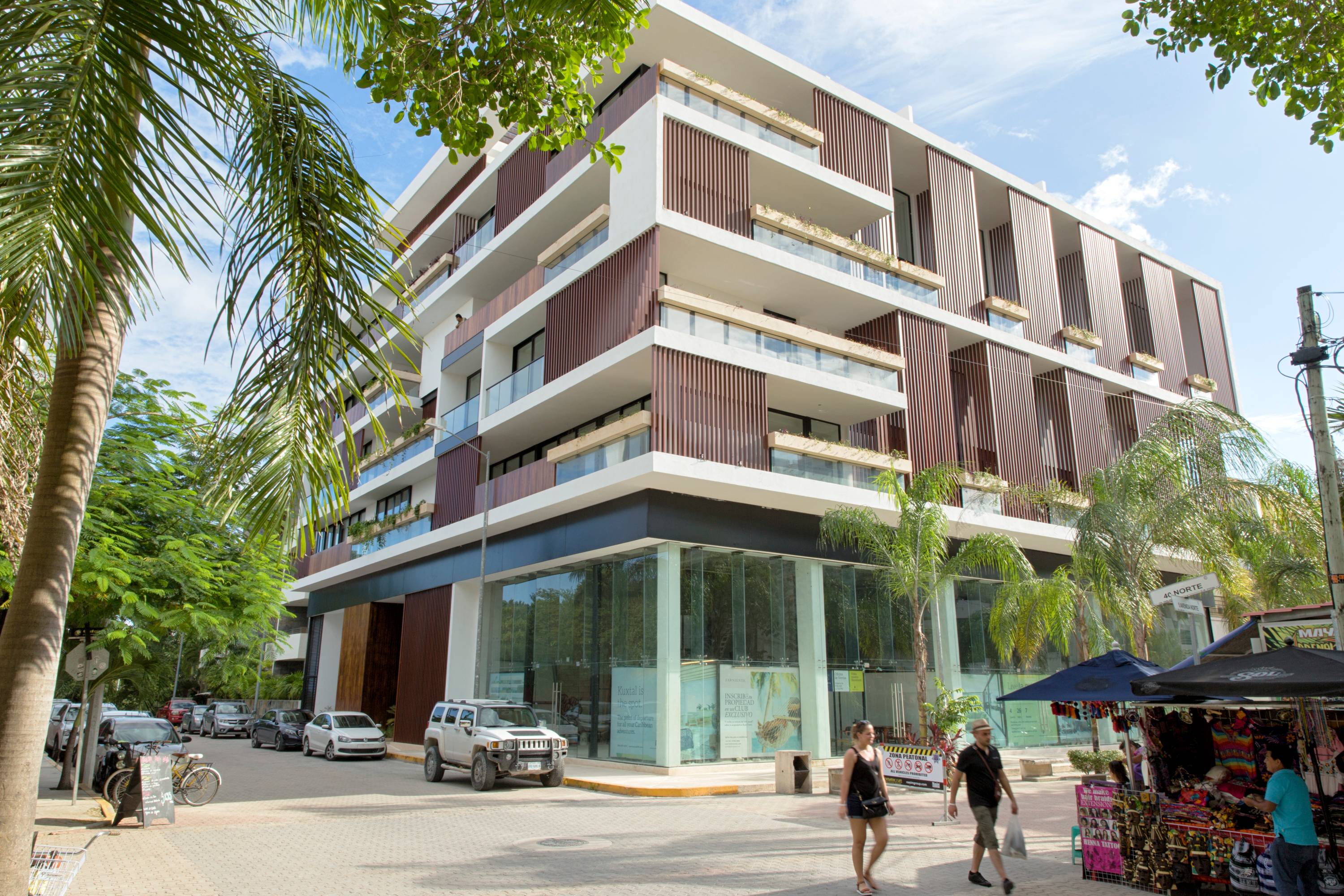 AWESOME 1 BR APARTMENT RIGHT ON THE FAMOUS FIFTH AV IN PLAYA DEL CARMEN