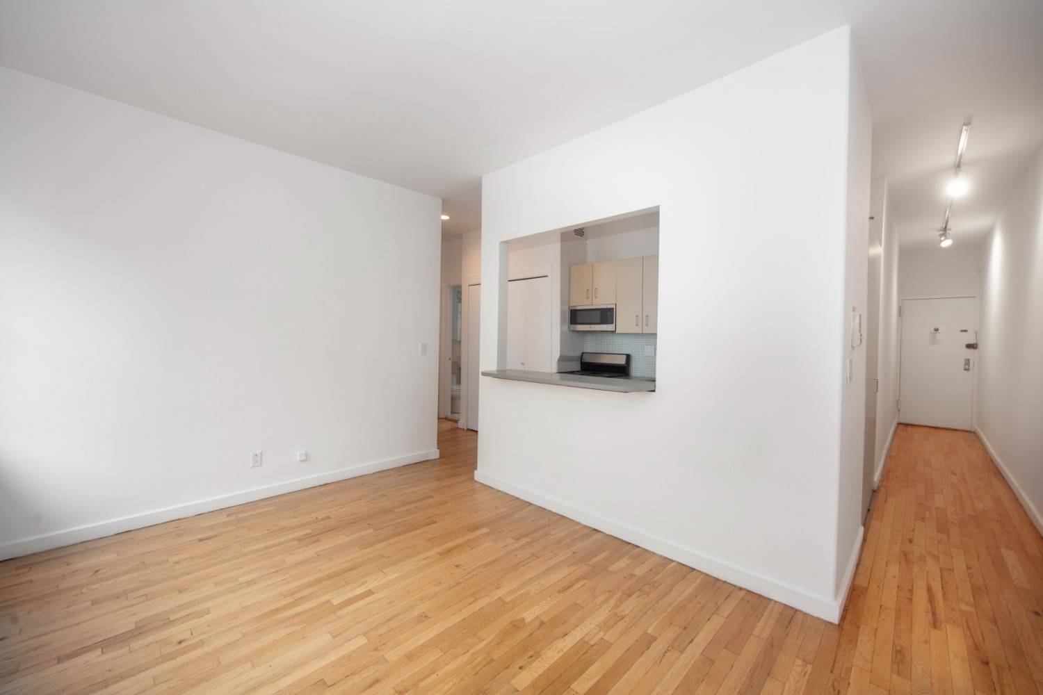 Newly Renovated 1BR in Heart of Soho!