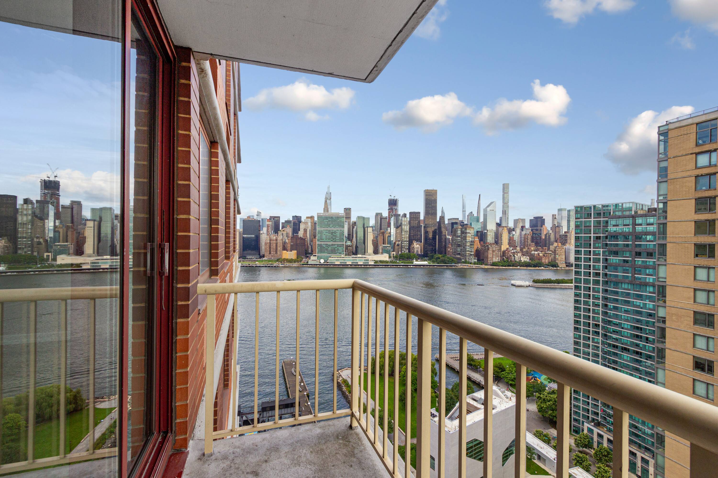 Waterfront luxury high-rise,  2 bed/2bath with large balcony in LIC