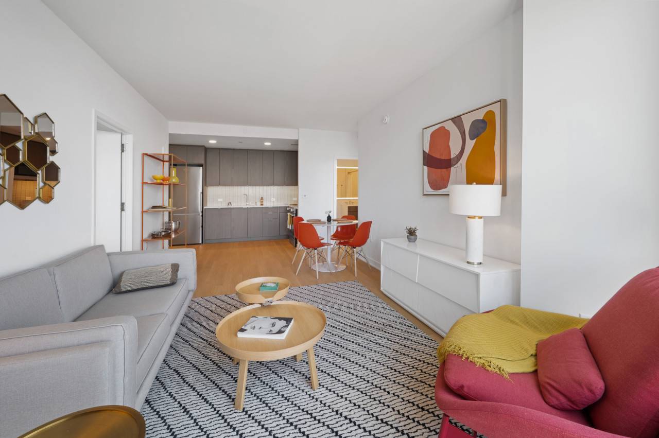 NO FEE LUXURY 2 BED/2 BATH IN FORT GREENE WITH LOTS OF AMENITIES INCLUDING A SWIMMING POOL