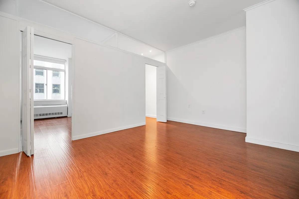 No Fee, Luxury 2 Bed/1 Bath Apartment in Financial District