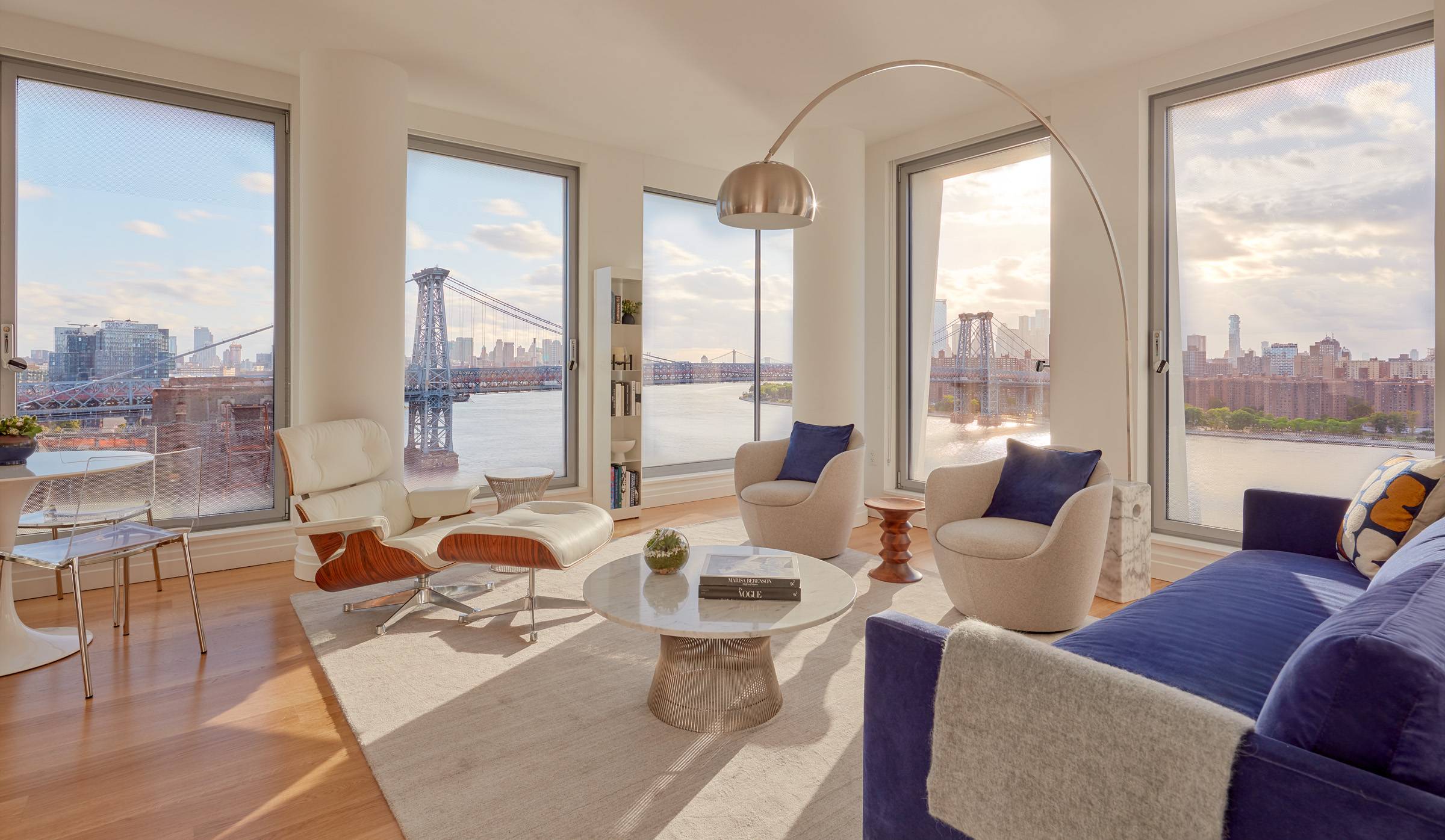 Stunning Williamsburg Corner Apartment with Immaculate Views: 3 Months Free & No Fee