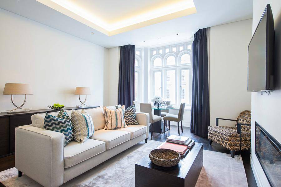 A Contemporary one-bedroom apartment situated on Green Street in the heart of Mayfair.