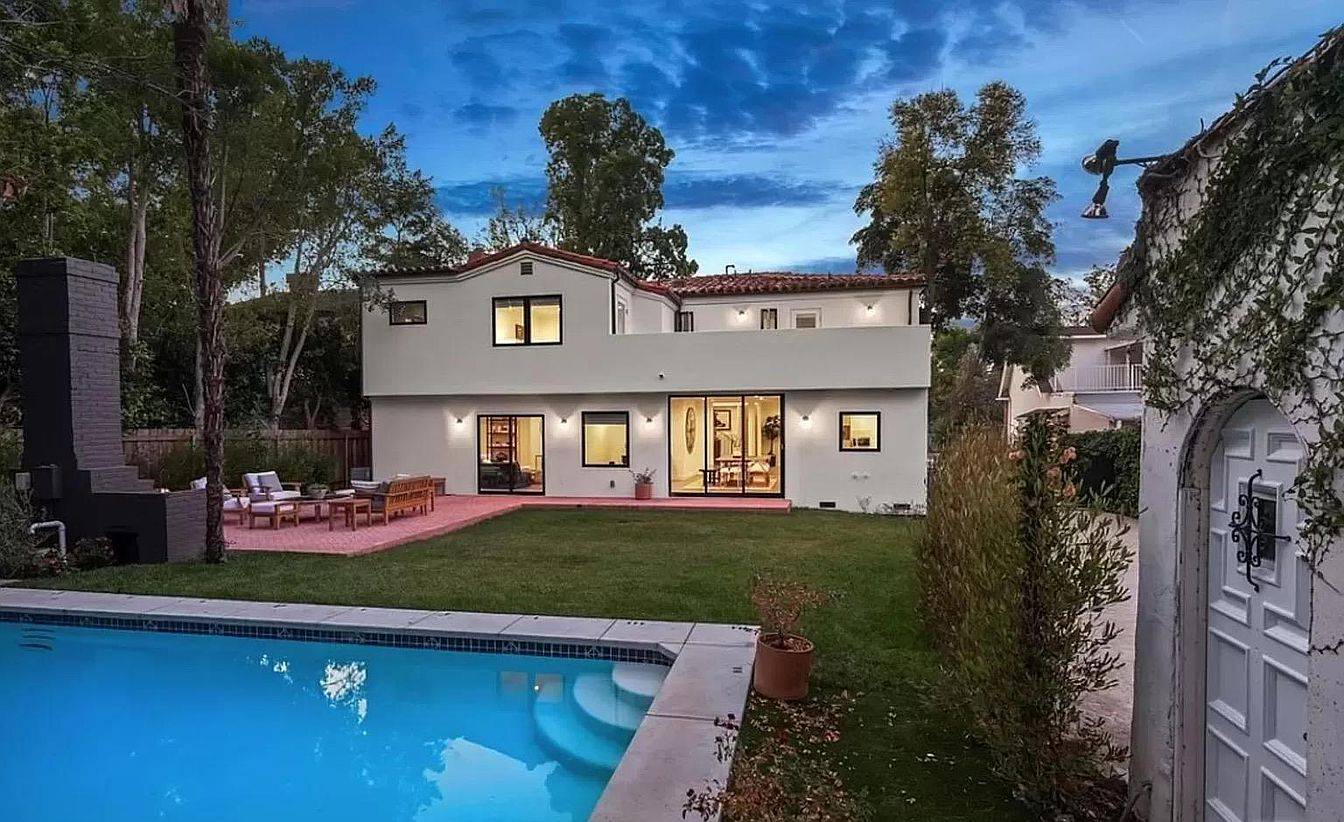 EXQUISITE SPANISH COLONIAL IN PRIME SHERMAN OAKS