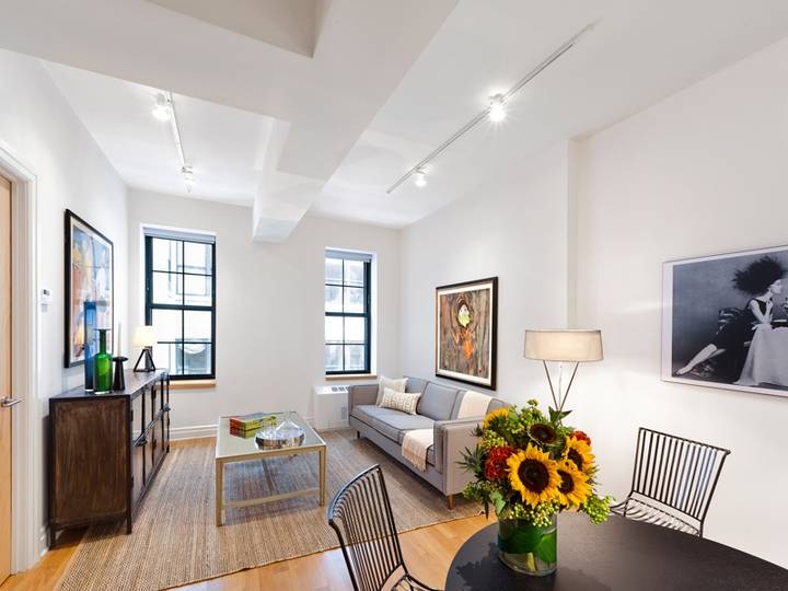 Luxury Dumbo Apartment w/ Home Office: Now Offering Up to 3 Months FREE, Moving Costs COVERED & No FEE!