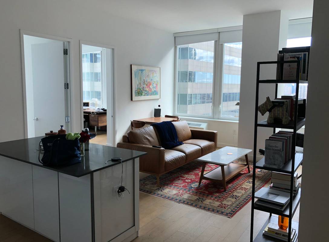Luxury 2 Bed/2 Bath Apartment in New Development building in Financial District, Lots of amenities, In-unit Washer/ Dryer!