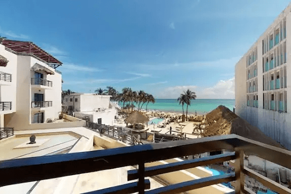 TWO BEDROOM APARTMEN JUST STEPS FROM THE BEACH