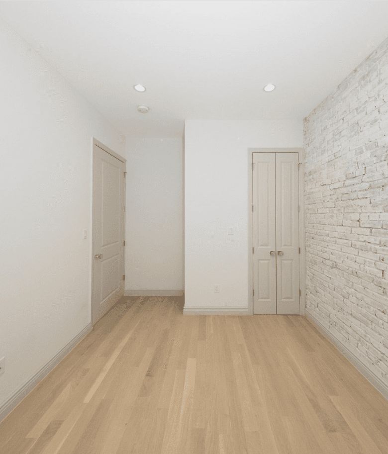 No fee + 1 month rent apartment in Greenwich Village