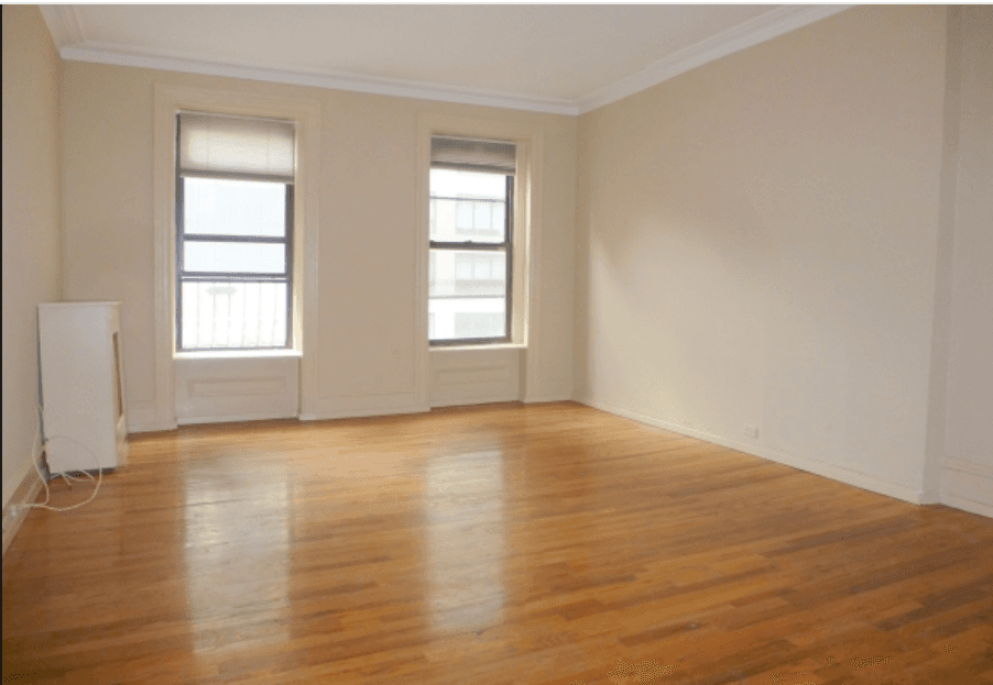 Prime studio near Central Park,ONE BLOCK TO CENTRAL PARK and the Metropolitan Museum.