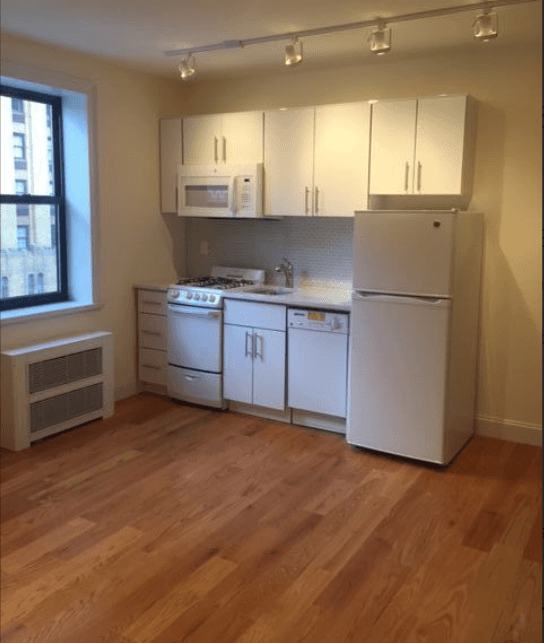 Just Renovated, true 2 bedroom in charming walk-up building