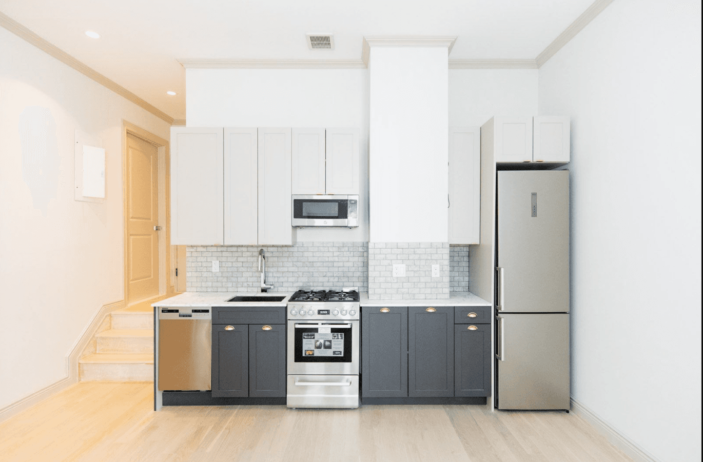 No fee + 1 month free rent apartment in Chelsea