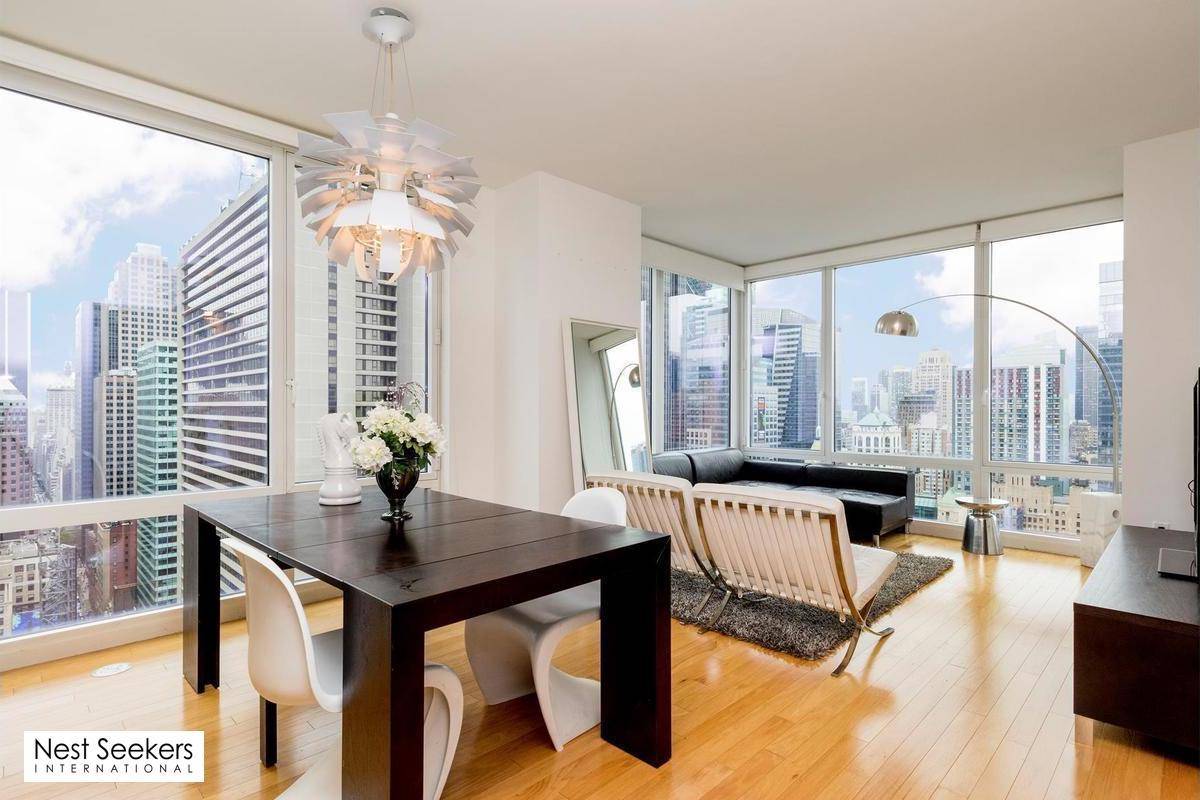 STUNNING Luxury 2BR/2.5BA Condo in Times Square