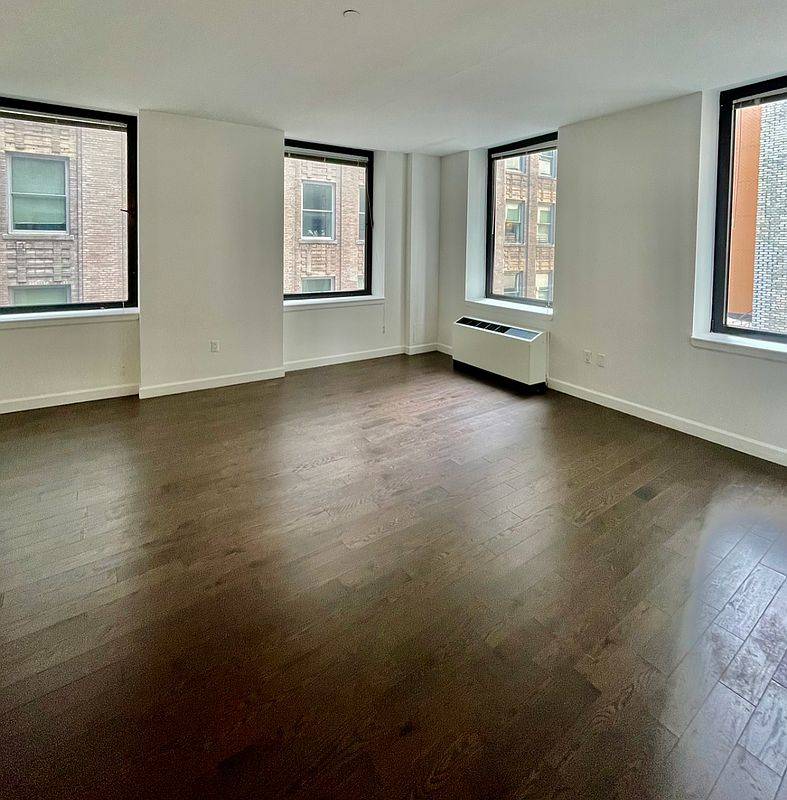 No Fee, Financial District 2 bed/2 bath Apartment in Amenity Filled Luxury Building, 3 Rooms