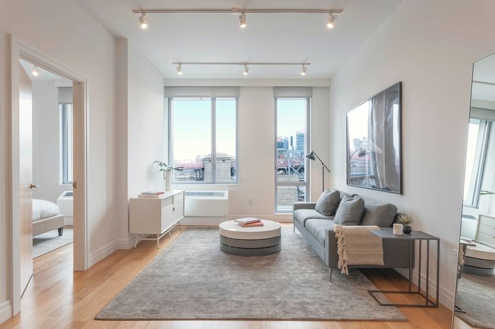 Roomy Williamsburg 1BR with River Views