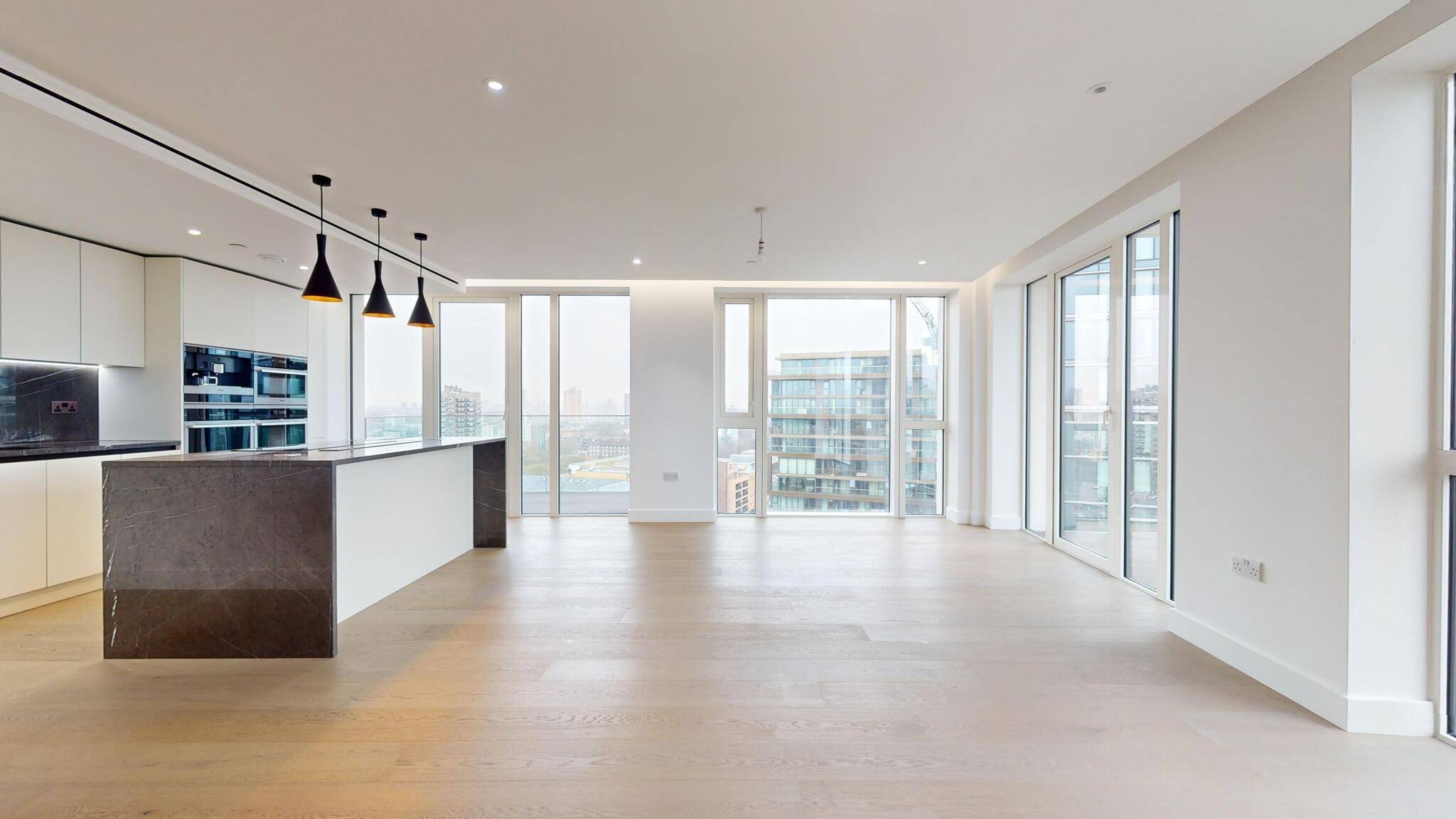 IMMACULATE 3 BEDROOMS 3 BATHROOM WITH VIEW TO TOWER BRIDGE