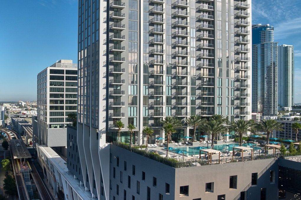Downtown Miami| 2 MONTHS FREE| Modernized Building| 1Br/1Ba| 840 SF